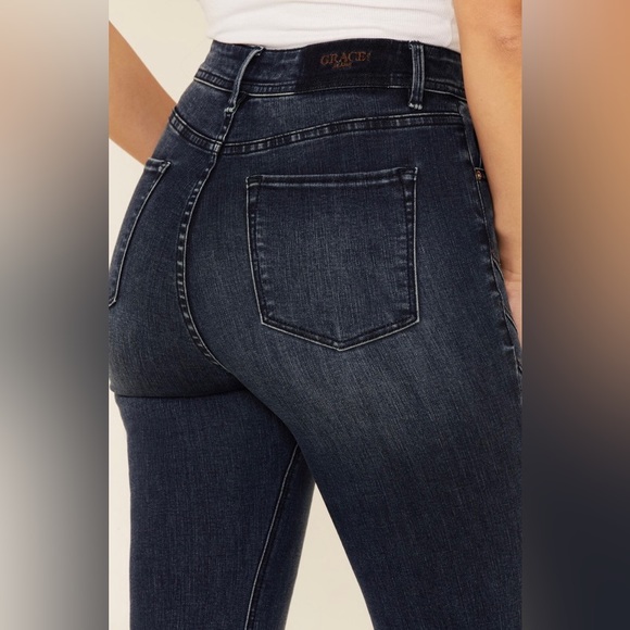 Grace in LA Women's Pleated Super Flare Leg Jeans short fringe size 30 Regular - Picture 4 of 4